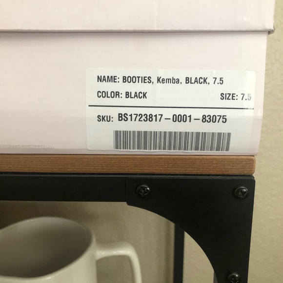 Size 7.5 Kemba heeled booties by JustFab. - Picture 2 of 8